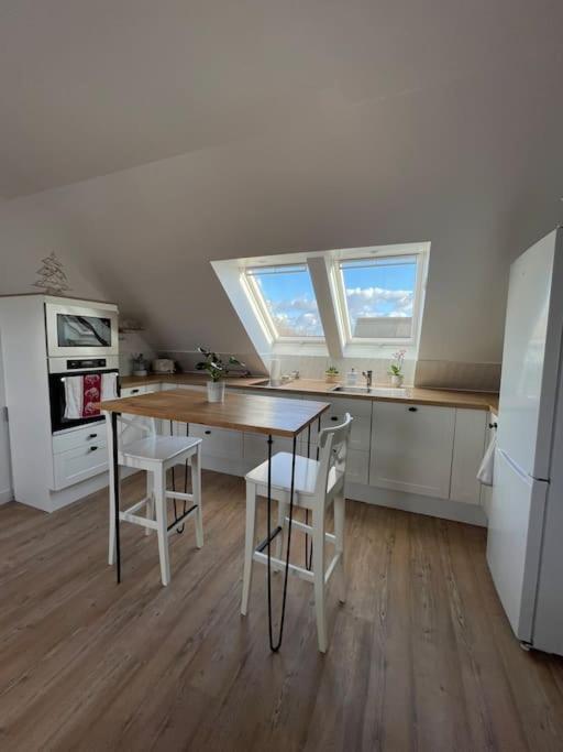 Appartement Cosy Sous Les Toits ลิยง-ซูร์-แมร์ ภายนอก รูปภาพ